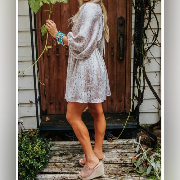 SNAKE PRINT DRESS Riviera Road' Size Large open back Easter - Picture 3 of 14